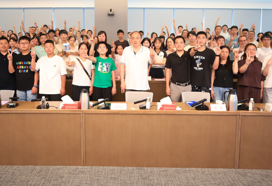 云顶国际8588yd家庭开放日 —— 一场充满欢笑与感动的“探秘”之旅！